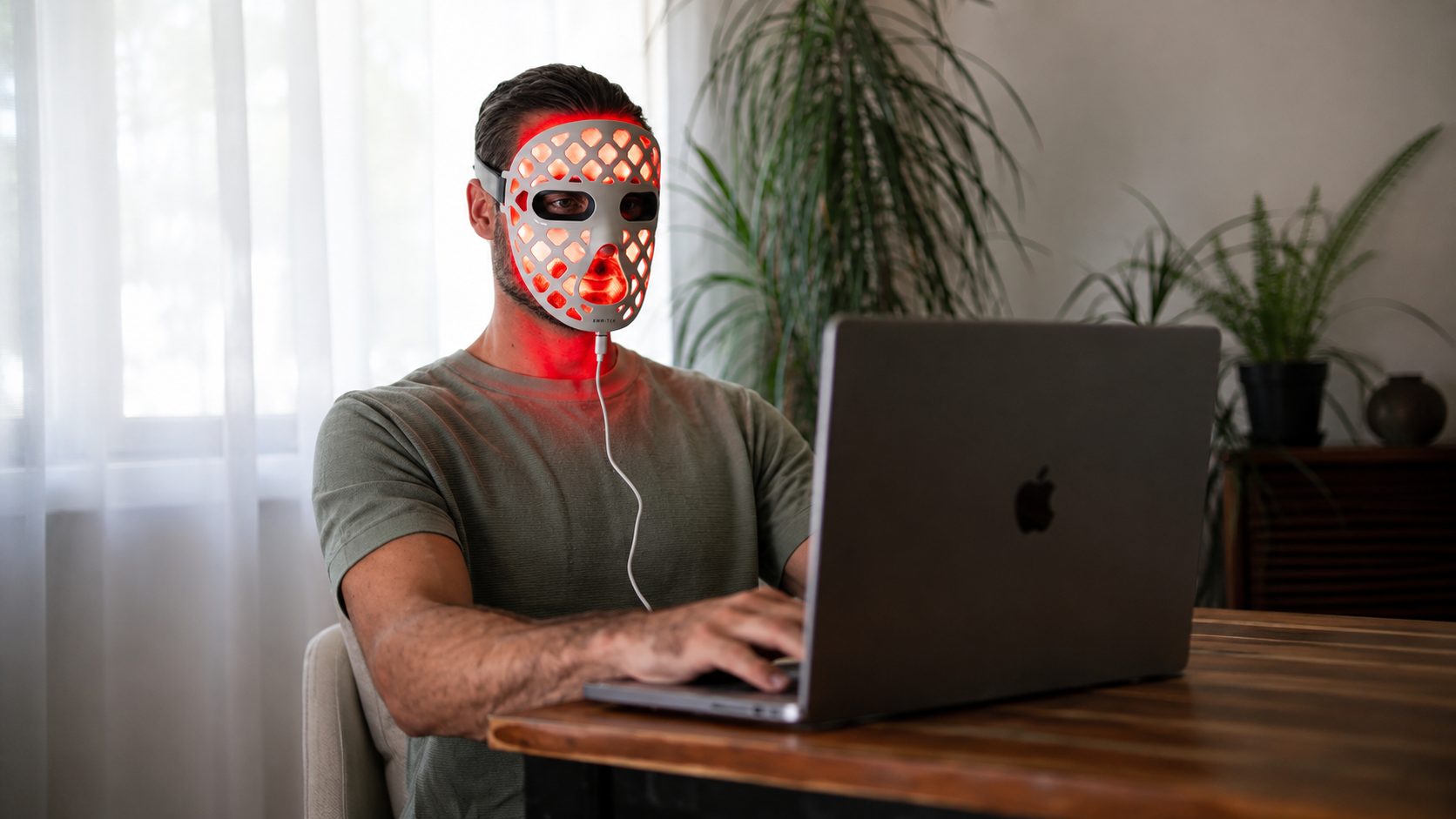 ETERNO LED Face Mask — 4 Wavelengths, Zero Contact - red light | EMR-TEK