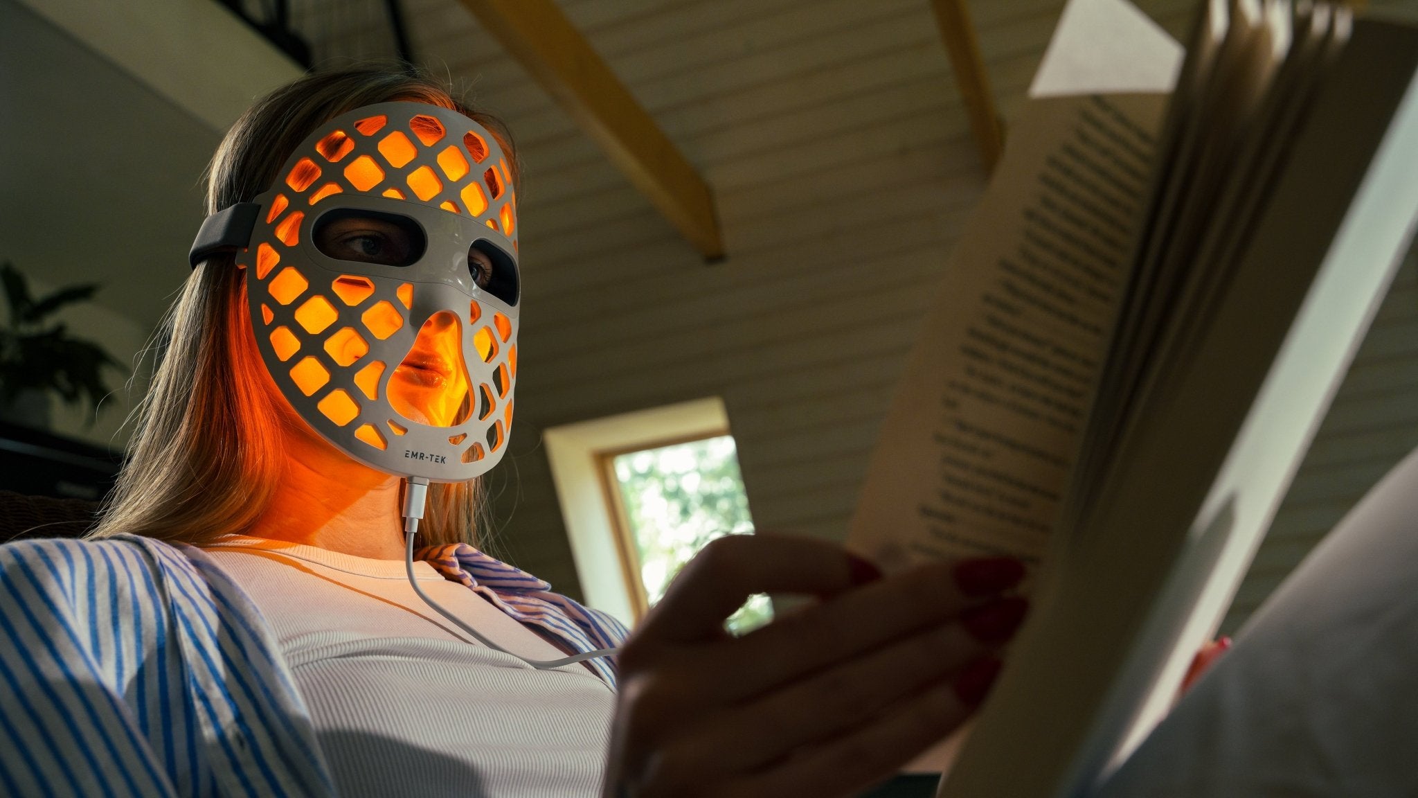 ETERNO LED Face Mask — 4 Wavelengths, Zero Contact - red light | EMR-TEK